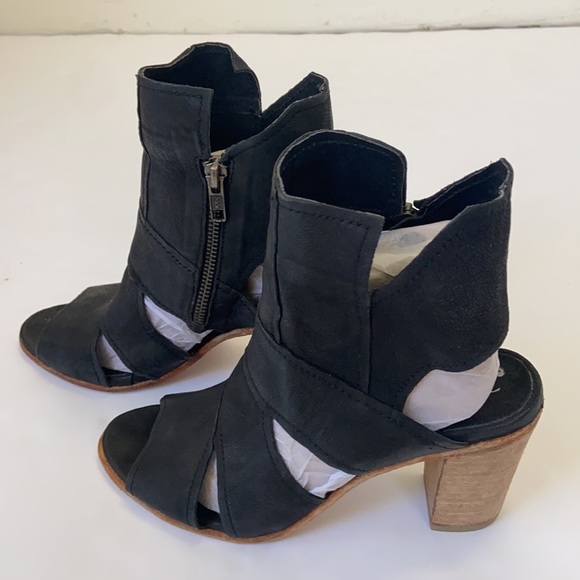 Free People Effie Block Heel Cut Out Bootie Black Size 38 - Picture 10 of 16